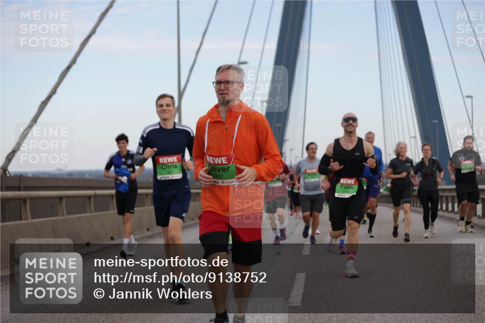 03.10.2025 - Köhlbrandbrückenlauf Jannik Wohlers http://msf.ph/oto/9138752 03.10.2025 15:28:33 Position 1 7321, 7937, 7753 meine-sportfotos.de