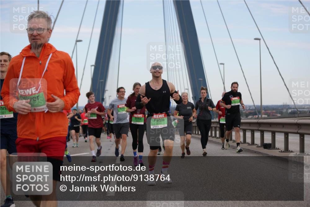 03.10.2025 - Köhlbrandbrückenlauf Jannik Wohlers http://msf.ph/oto/9138764 03.10.2025 15:28:33 Position 1 7321, 37, 7753 meine-sportfotos.de