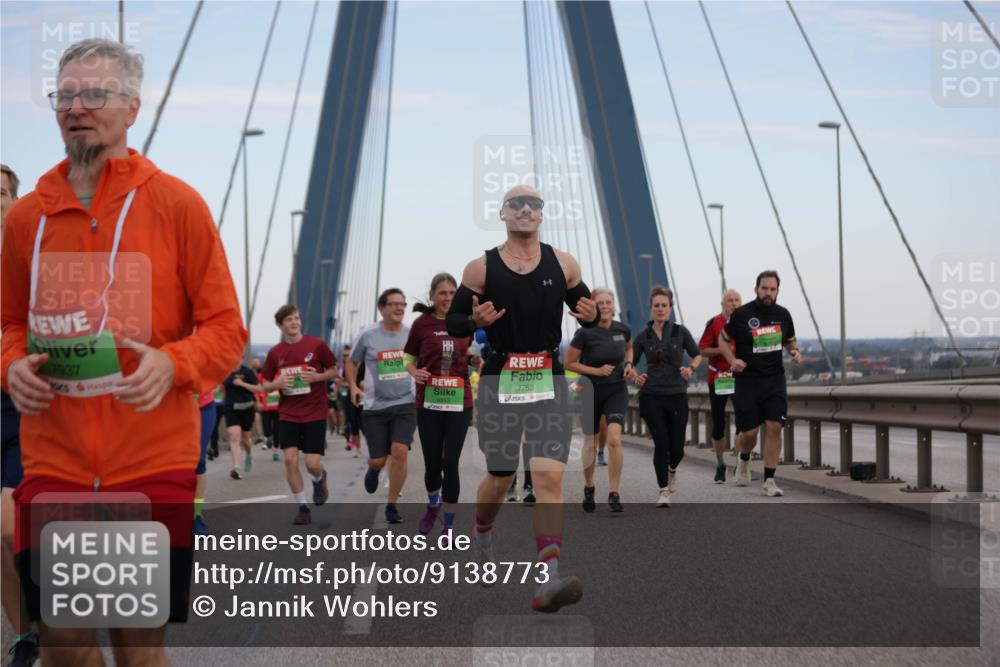 03.10.2025 - Köhlbrandbrückenlauf Jannik Wohlers http://msf.ph/oto/9138773 03.10.2025 15:28:33 Position 1 7937, 7753 meine-sportfotos.de