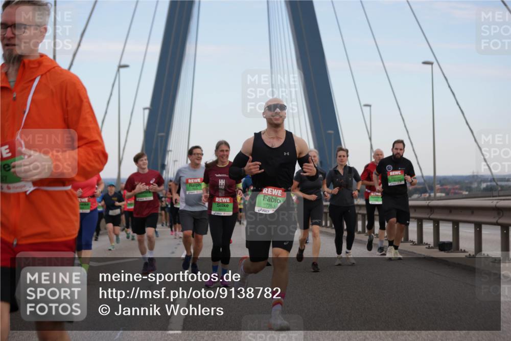 03.10.2025 - Köhlbrandbrückenlauf Jannik Wohlers http://msf.ph/oto/9138782 03.10.2025 15:28:33 Position 1 61, 101, 1, 7753 meine-sportfotos.de