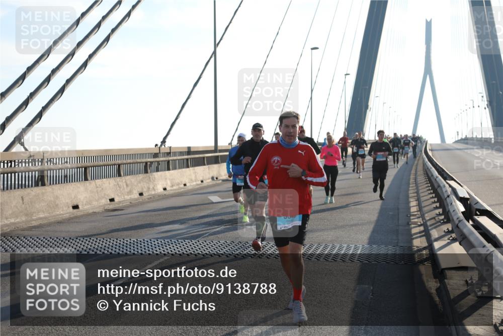 03.10.2025 - Köhlbrandbrückenlauf Yannick Fuchs http://msf.ph/oto/9138788 03.10.2025 08:23:11 Position 2 369, 3525 meine-sportfotos.de