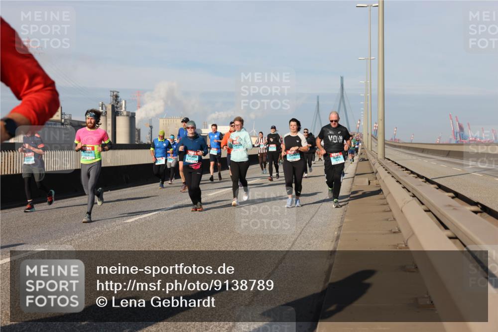 03.10.2025 - Köhlbrandbrückenlauf Lena Gebhardt http://msf.ph/oto/9138789 03.10.2025 09:56:30 Position 2  meine-sportfotos.de