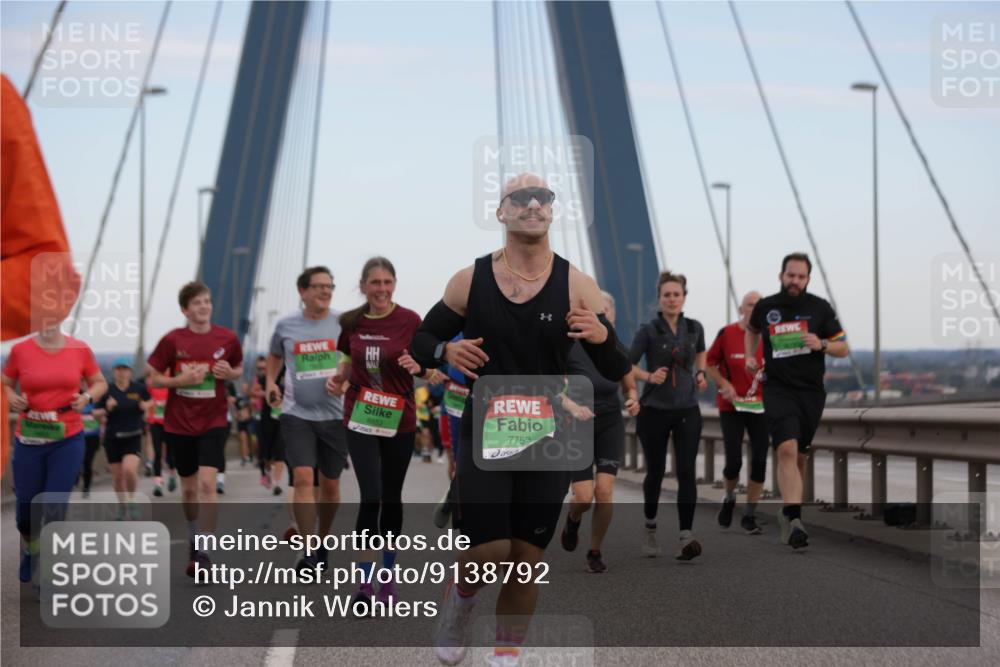 03.10.2025 - Köhlbrandbrückenlauf Jannik Wohlers http://msf.ph/oto/9138792 03.10.2025 15:28:33 Position 1 7753 meine-sportfotos.de