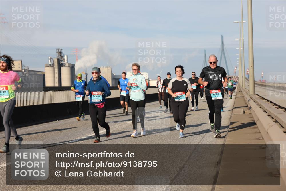 03.10.2025 - Köhlbrandbrückenlauf Lena Gebhardt http://msf.ph/oto/9138795 03.10.2025 09:56:30 Position 2 2209, 2079, 1745, 3827 meine-sportfotos.de