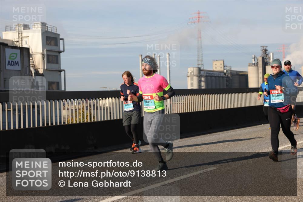 03.10.2025 - Köhlbrandbrückenlauf Lena Gebhardt http://msf.ph/oto/9138813 03.10.2025 09:56:31 Position 2 2209, 2079, 2813 meine-sportfotos.de