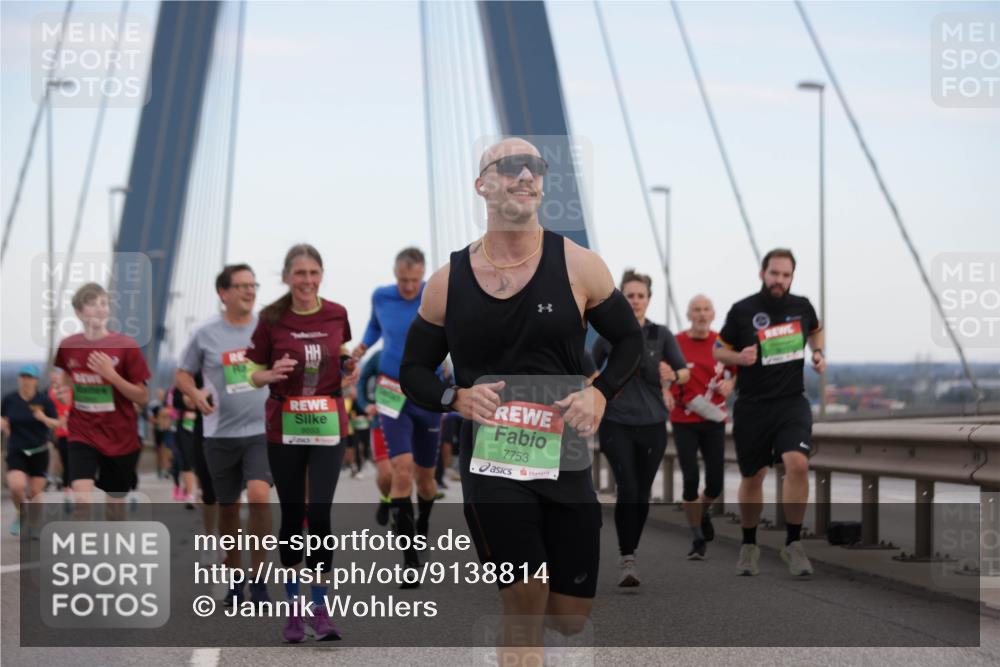 03.10.2025 - Köhlbrandbrückenlauf Jannik Wohlers http://msf.ph/oto/9138814 03.10.2025 15:28:34 Position 1 7753 meine-sportfotos.de