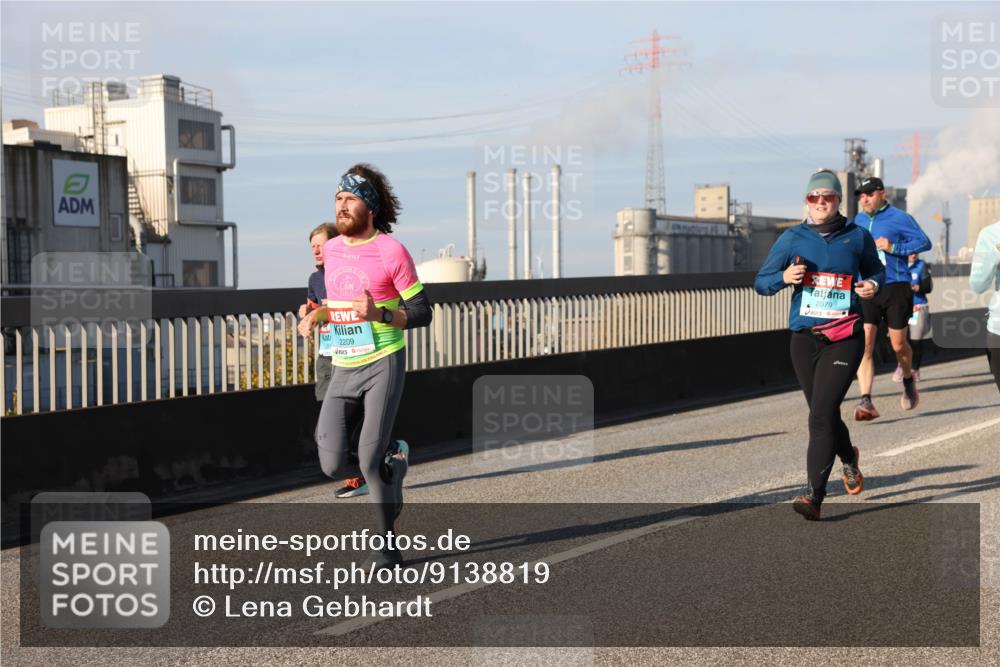 03.10.2025 - Köhlbrandbrückenlauf Lena Gebhardt http://msf.ph/oto/9138819 03.10.2025 09:56:31 Position 2 2209, 2079 meine-sportfotos.de