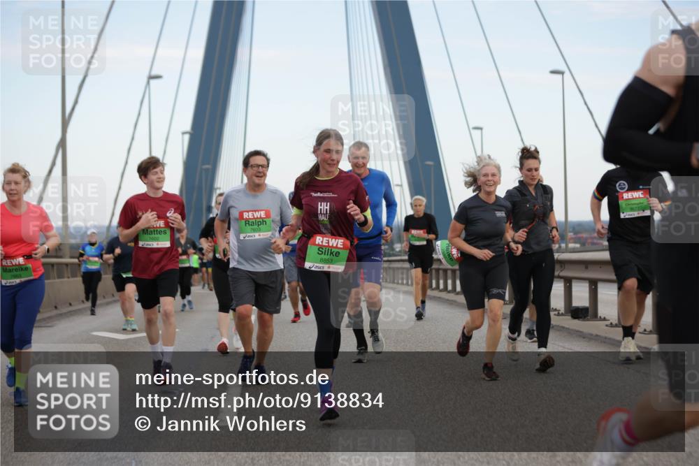 03.10.2025 - Köhlbrandbrückenlauf Jannik Wohlers http://msf.ph/oto/9138834 03.10.2025 15:28:35 Position 1 7602, 7603, 8853 meine-sportfotos.de