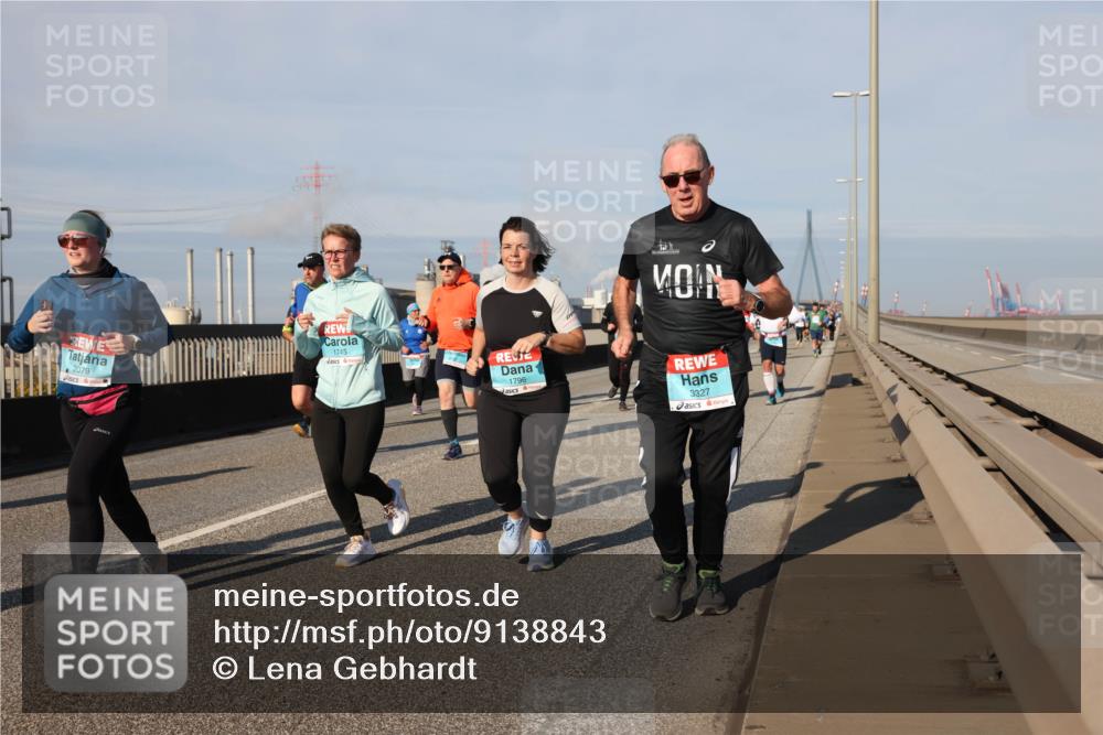 03.10.2025 - Köhlbrandbrückenlauf Lena Gebhardt http://msf.ph/oto/9138843 03.10.2025 09:56:33 Position 2 2079, 1745, 1796, 3327 meine-sportfotos.de