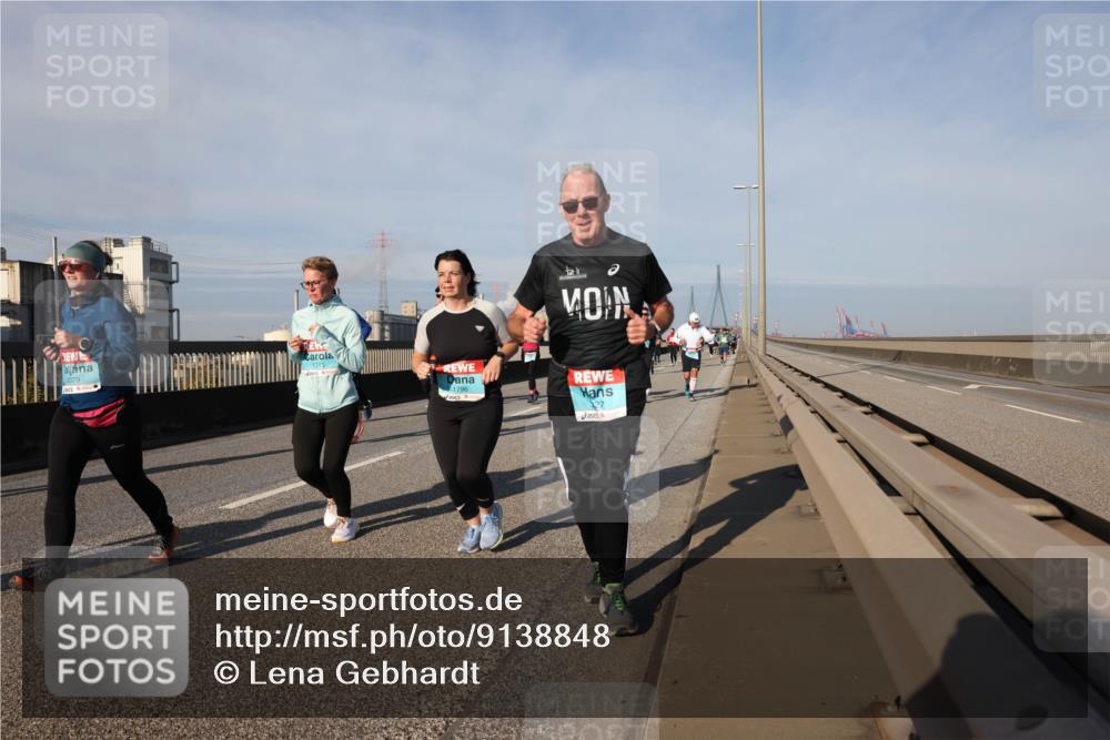 03.10.2025 - Köhlbrandbrückenlauf Lena Gebhardt http://msf.ph/oto/9138848 03.10.2025 09:56:33 Position 2 2079, 1745, 1796 meine-sportfotos.de