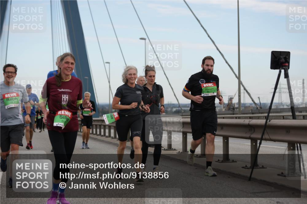 03.10.2025 - Köhlbrandbrückenlauf Jannik Wohlers http://msf.ph/oto/9138856 03.10.2025 15:28:35 Position 1 7603, 88, 9677 meine-sportfotos.de