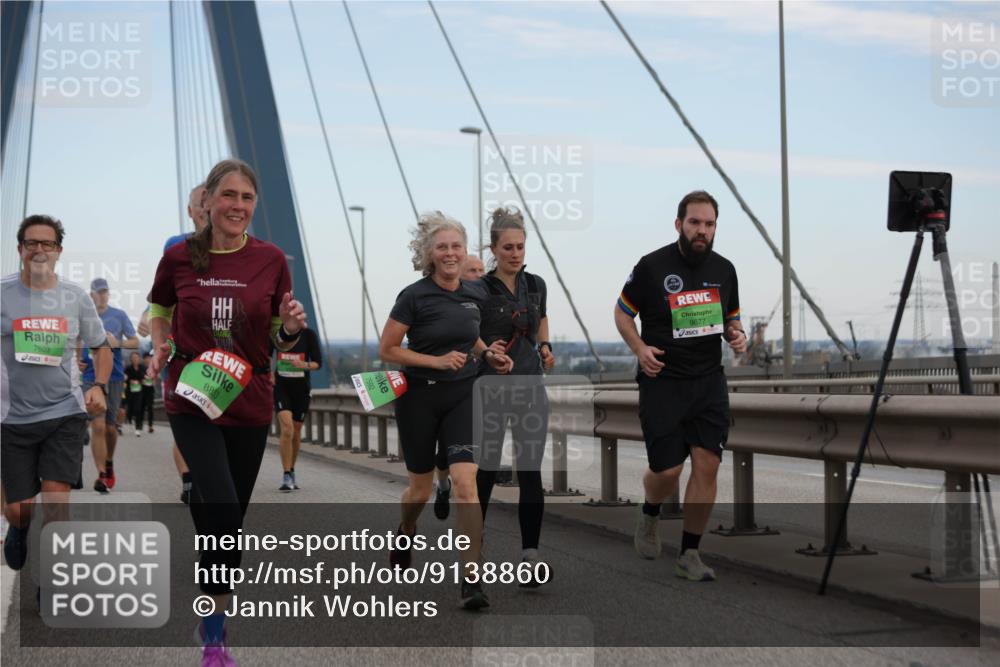 03.10.2025 - Köhlbrandbrückenlauf Jannik Wohlers http://msf.ph/oto/9138860 03.10.2025 15:28:35 Position 1 7603, 8853, 9677 meine-sportfotos.de
