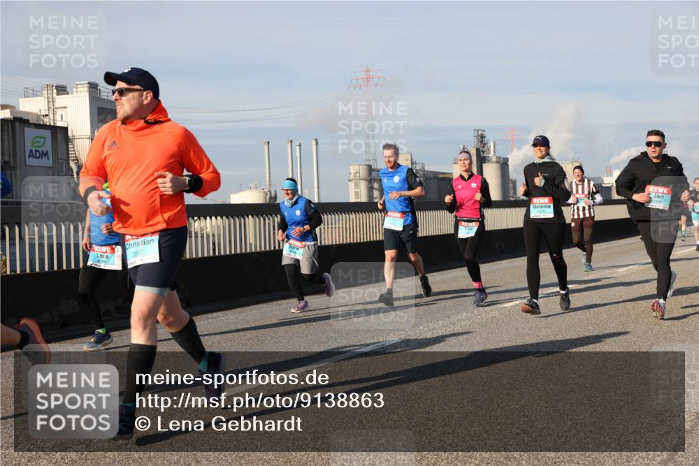 03.10.2025 - Köhlbrandbrückenlauf Lena Gebhardt http://msf.ph/oto/9138863 03.10.2025 09:56:34 Position 2 2, 56, 2007, 2954 meine-sportfotos.de