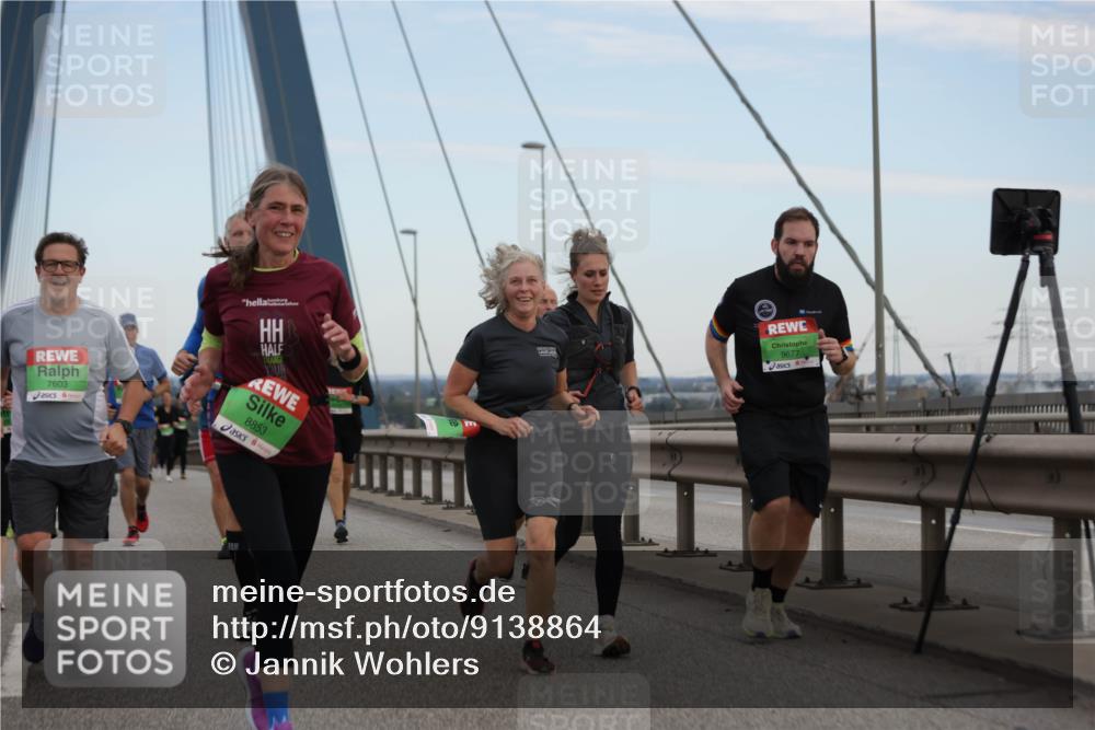 03.10.2025 - Köhlbrandbrückenlauf Jannik Wohlers http://msf.ph/oto/9138864 03.10.2025 15:28:36 Position 1 7603, 8853, 9677 meine-sportfotos.de
