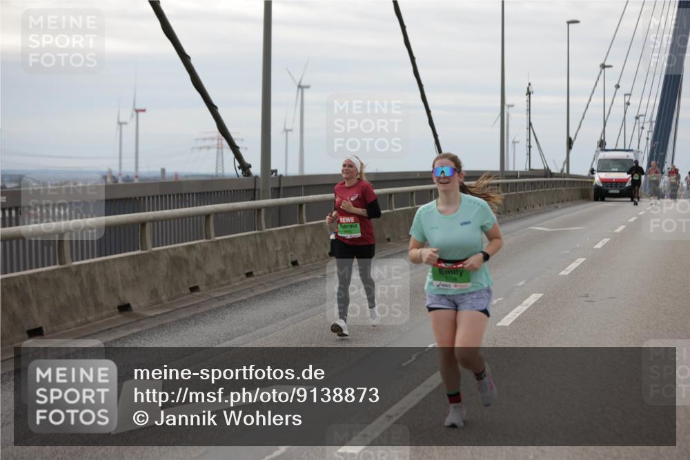 03.10.2025 - Köhlbrandbrückenlauf Jannik Wohlers http://msf.ph/oto/9138873 03.10.2025 16:09:05 Position 1 8298 meine-sportfotos.de