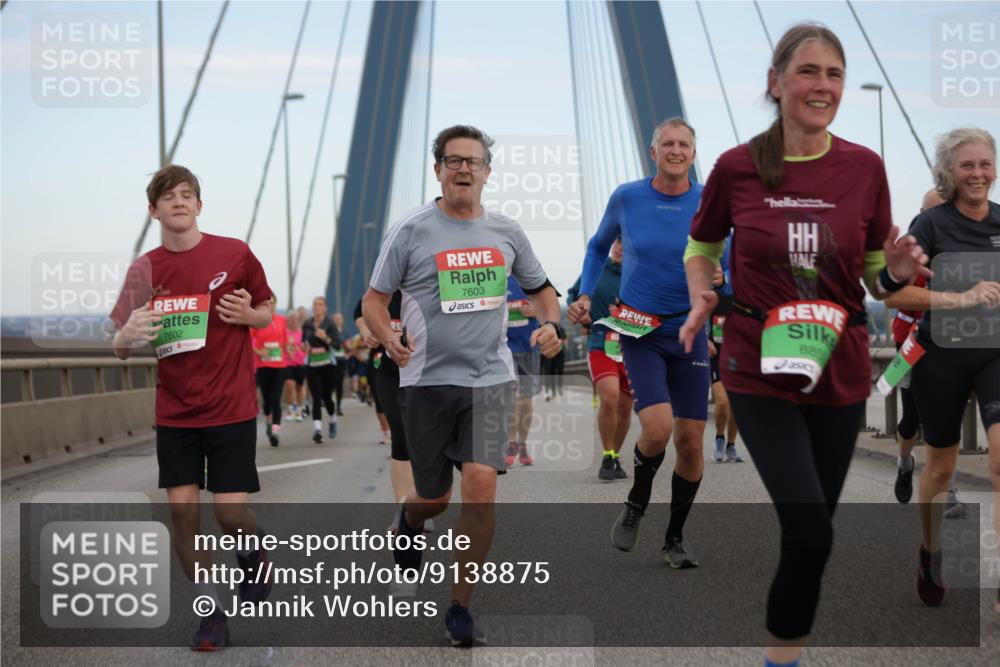 03.10.2025 - Köhlbrandbrückenlauf Jannik Wohlers http://msf.ph/oto/9138875 03.10.2025 15:28:36 Position 1 7602, 7603, 885 meine-sportfotos.de