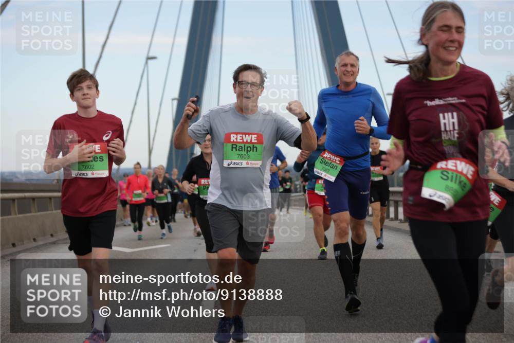 03.10.2025 - Köhlbrandbrückenlauf Jannik Wohlers http://msf.ph/oto/9138888 03.10.2025 15:28:36 Position 1 7602, 7603, 7363, 885 meine-sportfotos.de