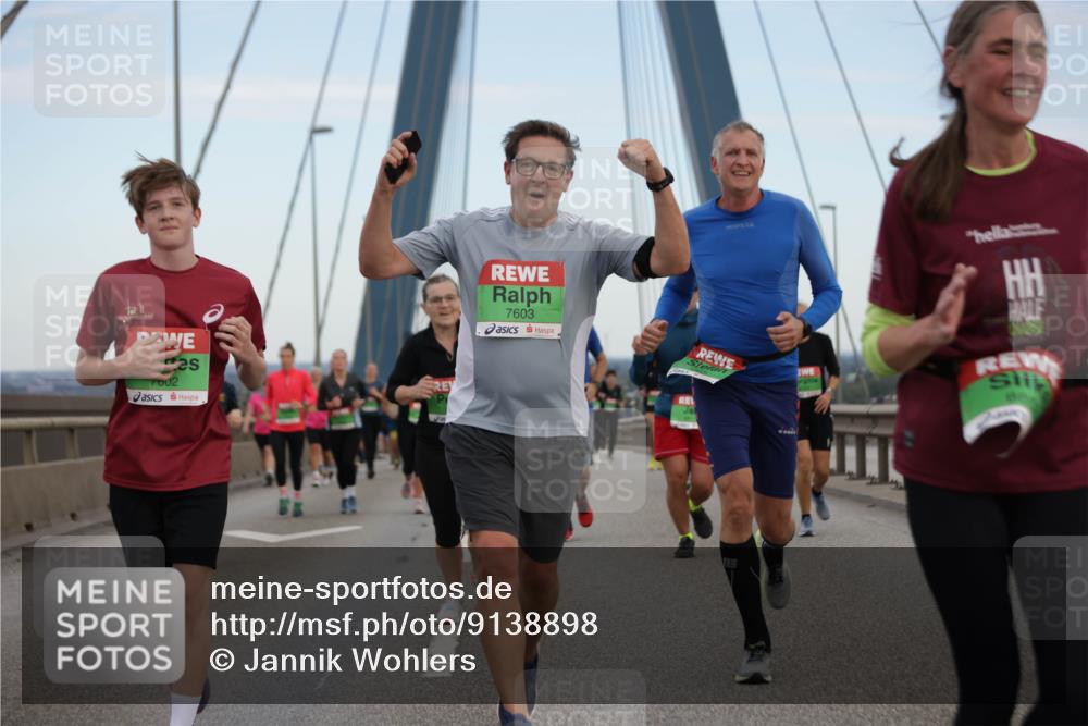 03.10.2025 - Köhlbrandbrückenlauf Jannik Wohlers http://msf.ph/oto/9138898 03.10.2025 15:28:36 Position 1 7002, 7603, 88 meine-sportfotos.de