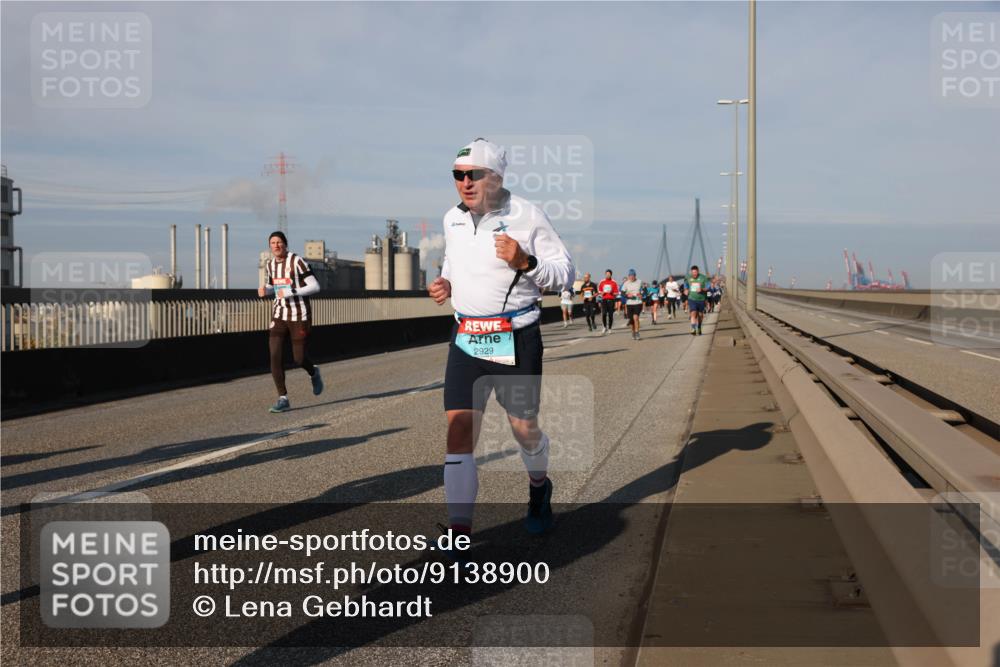 03.10.2025 - Köhlbrandbrückenlauf Lena Gebhardt http://msf.ph/oto/9138900 03.10.2025 09:56:37 Position 2 2929 meine-sportfotos.de