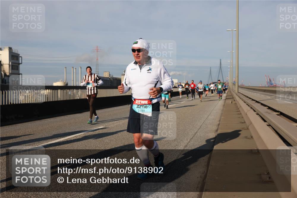 03.10.2025 - Köhlbrandbrückenlauf Lena Gebhardt http://msf.ph/oto/9138902 03.10.2025 09:56:37 Position 2 2929 meine-sportfotos.de