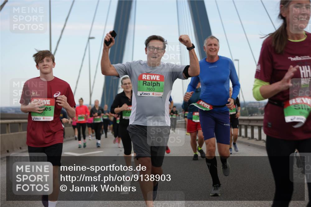 03.10.2025 - Köhlbrandbrückenlauf Jannik Wohlers http://msf.ph/oto/9138903 03.10.2025 15:28:36 Position 1 7602, 7603, 88 meine-sportfotos.de