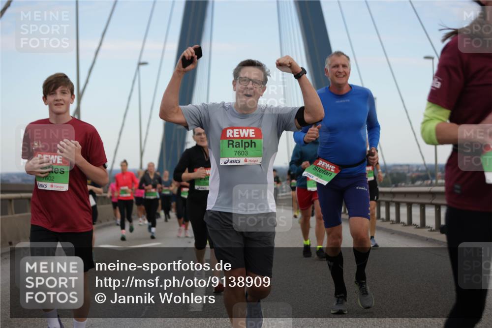 03.10.2025 - Köhlbrandbrückenlauf Jannik Wohlers http://msf.ph/oto/9138909 03.10.2025 15:28:37 Position 1 7602, 7603, 7363 meine-sportfotos.de