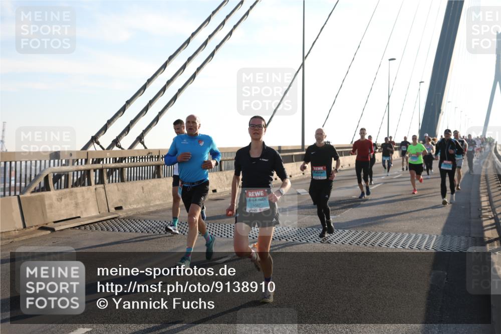 03.10.2025 - Köhlbrandbrückenlauf Yannick Fuchs http://msf.ph/oto/9138910 03.10.2025 08:23:17 Position 2 1087 meine-sportfotos.de