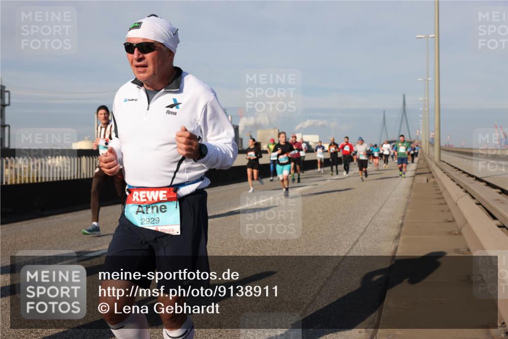 03.10.2025 - Köhlbrandbrückenlauf Lena Gebhardt http://msf.ph/oto/9138911 03.10.2025 09:56:37 Position 2 2929 meine-sportfotos.de