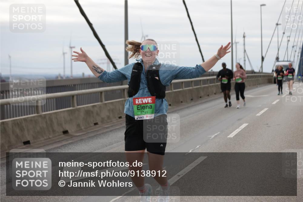 03.10.2025 - Köhlbrandbrückenlauf Jannik Wohlers http://msf.ph/oto/9138912 03.10.2025 16:09:20 Position 1 8741 meine-sportfotos.de