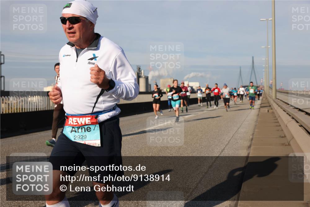 03.10.2025 - Köhlbrandbrückenlauf Lena Gebhardt http://msf.ph/oto/9138914 03.10.2025 09:56:37 Position 2 2929 meine-sportfotos.de