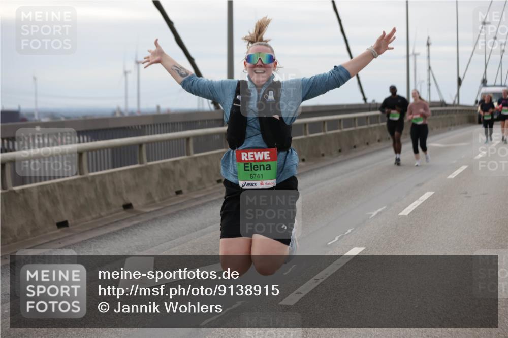 03.10.2025 - Köhlbrandbrückenlauf Jannik Wohlers http://msf.ph/oto/9138915 03.10.2025 16:09:20 Position 1 8741 meine-sportfotos.de