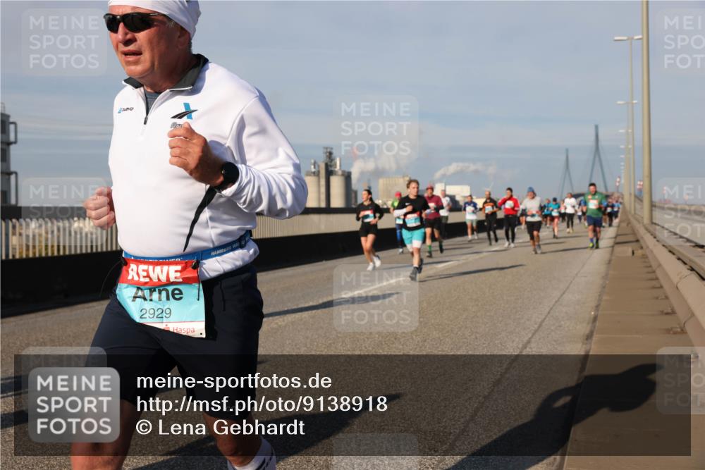 03.10.2025 - Köhlbrandbrückenlauf Lena Gebhardt http://msf.ph/oto/9138918 03.10.2025 09:56:37 Position 2 2929 meine-sportfotos.de