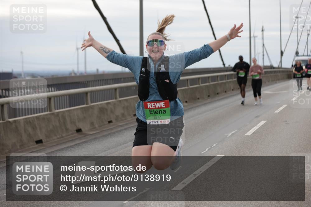 03.10.2025 - Köhlbrandbrückenlauf Jannik Wohlers http://msf.ph/oto/9138919 03.10.2025 16:09:20 Position 1 8741 meine-sportfotos.de
