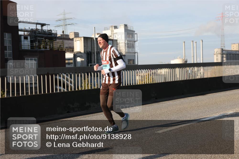 03.10.2025 - Köhlbrandbrückenlauf Lena Gebhardt http://msf.ph/oto/9138928 03.10.2025 09:56:38 Position 2  meine-sportfotos.de
