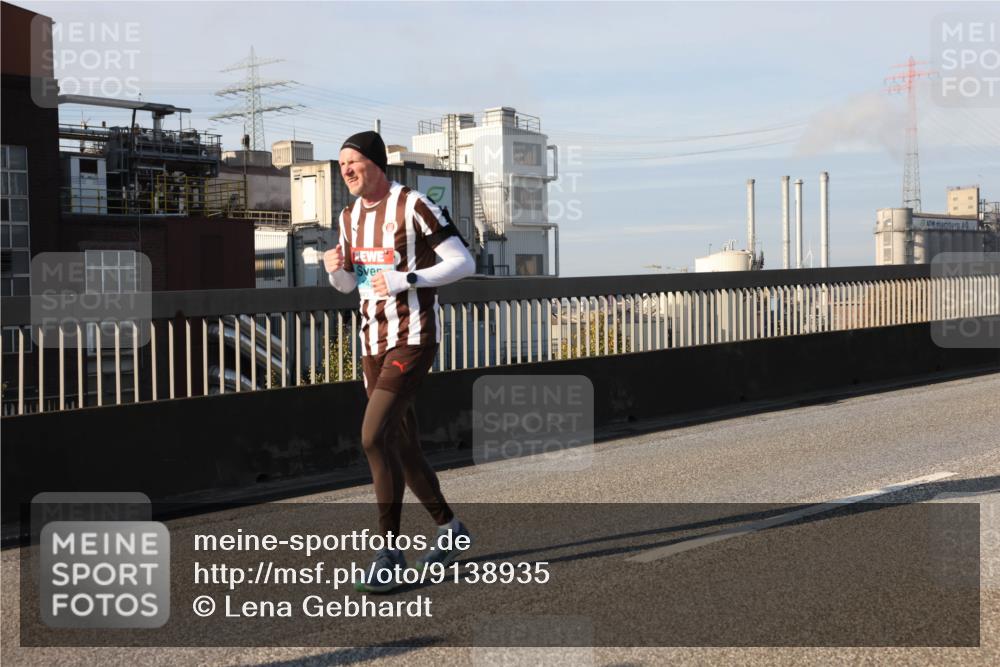03.10.2025 - Köhlbrandbrückenlauf Lena Gebhardt http://msf.ph/oto/9138935 03.10.2025 09:56:38 Position 2  meine-sportfotos.de