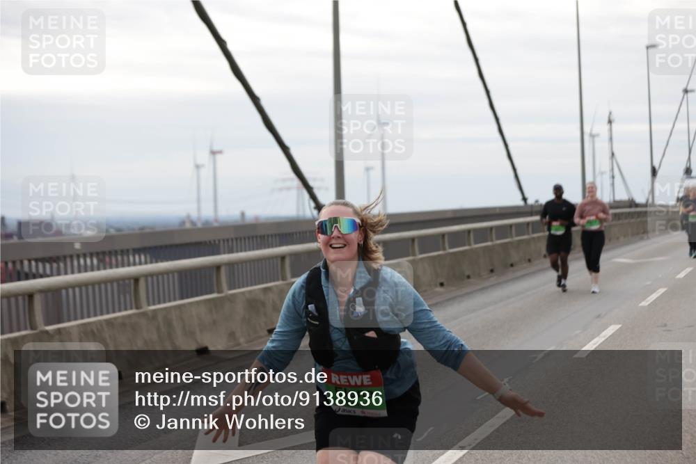 03.10.2025 - Köhlbrandbrückenlauf Jannik Wohlers http://msf.ph/oto/9138936 03.10.2025 16:09:20 Position 1 8741 meine-sportfotos.de