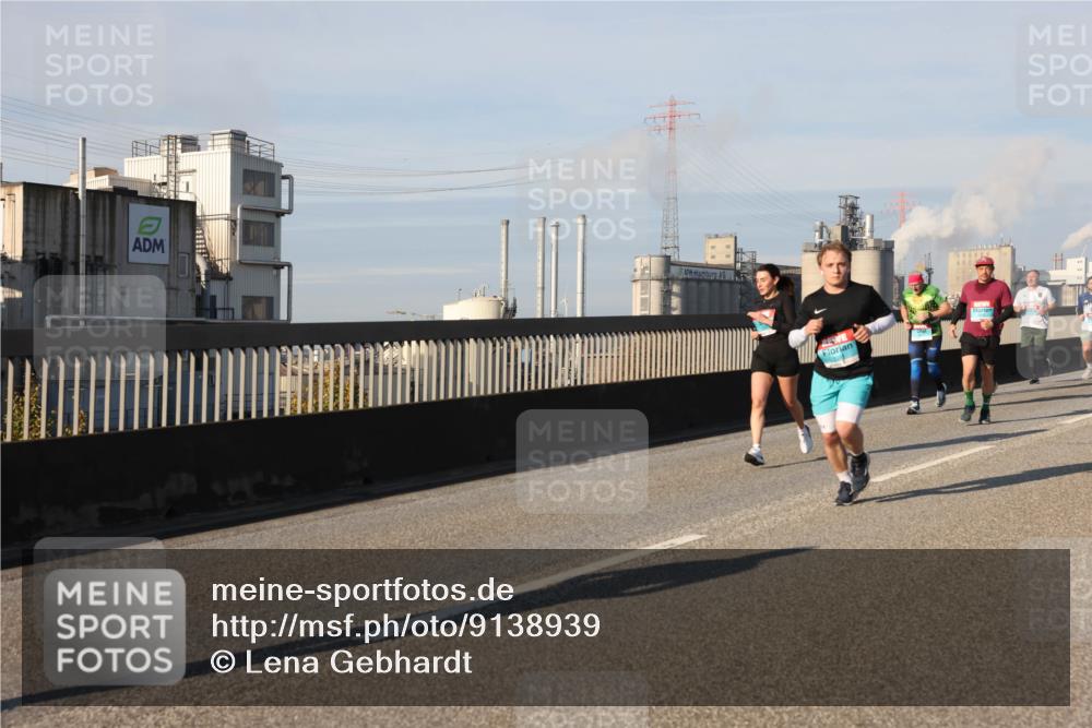 03.10.2025 - Köhlbrandbrückenlauf Lena Gebhardt http://msf.ph/oto/9138939 03.10.2025 09:56:39 Position 2  meine-sportfotos.de