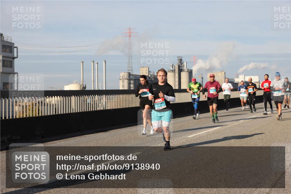 03.10.2025 - Köhlbrandbrückenlauf Lena Gebhardt http://msf.ph/oto/9138940 03.10.2025 09:56:39 Position 2 3381 meine-sportfotos.de