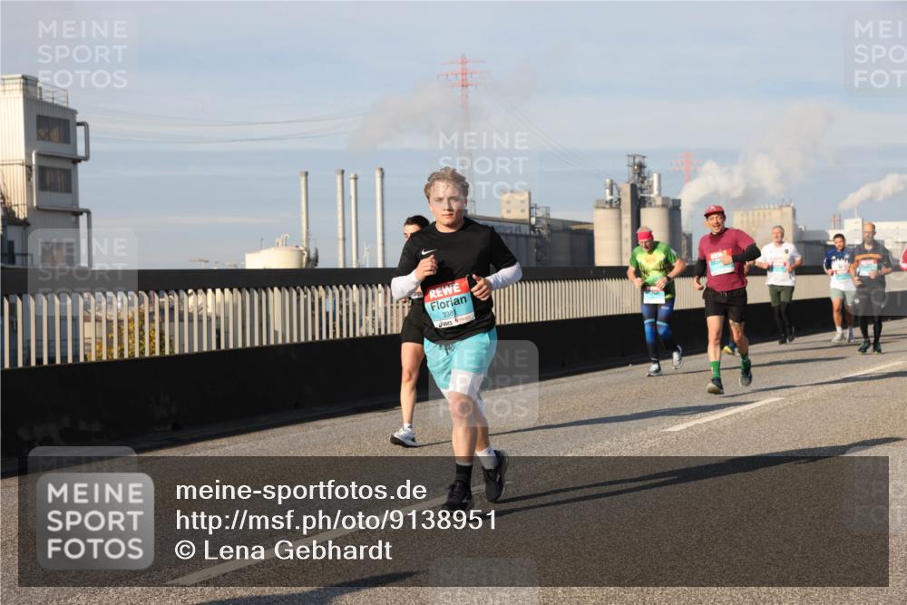 03.10.2025 - Köhlbrandbrückenlauf Lena Gebhardt http://msf.ph/oto/9138951 03.10.2025 09:56:39 Position 2 3381 meine-sportfotos.de