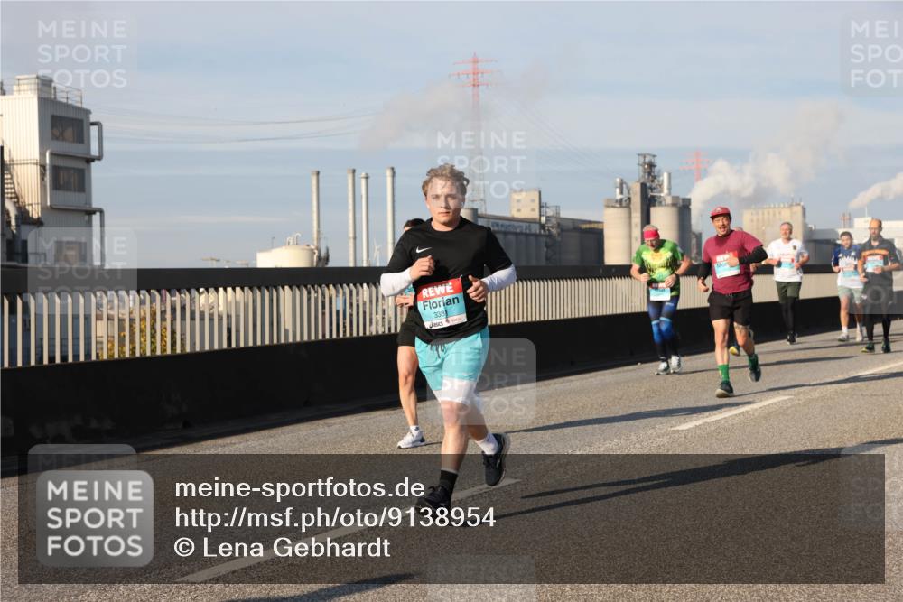 03.10.2025 - Köhlbrandbrückenlauf Lena Gebhardt http://msf.ph/oto/9138954 03.10.2025 09:56:39 Position 2 338 meine-sportfotos.de