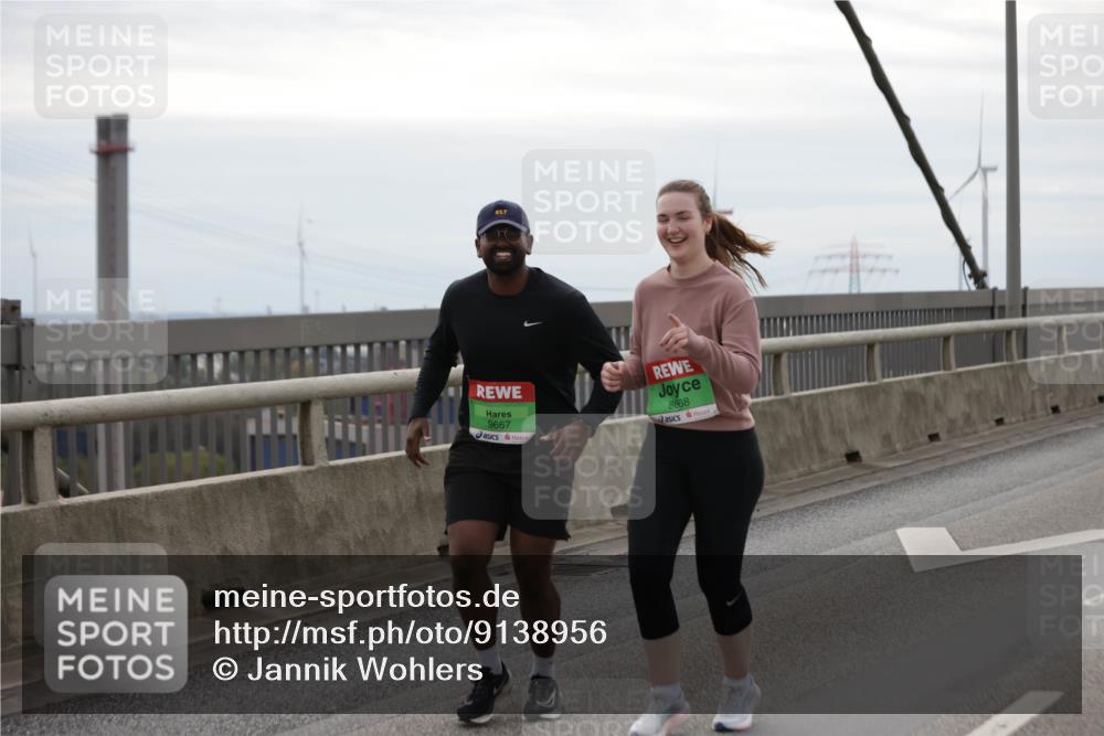 03.10.2025 - Köhlbrandbrückenlauf Jannik Wohlers http://msf.ph/oto/9138956 03.10.2025 16:09:29 Position 1 237, 9667, 8668 meine-sportfotos.de