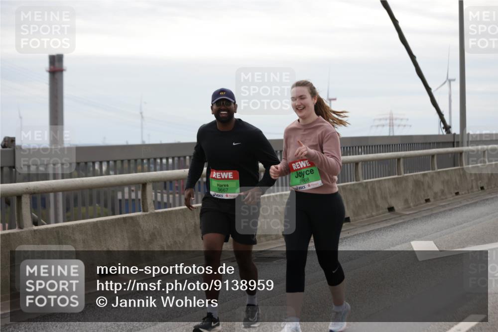 03.10.2025 - Köhlbrandbrückenlauf Jannik Wohlers http://msf.ph/oto/9138959 03.10.2025 16:09:29 Position 1 9667, 8668 meine-sportfotos.de