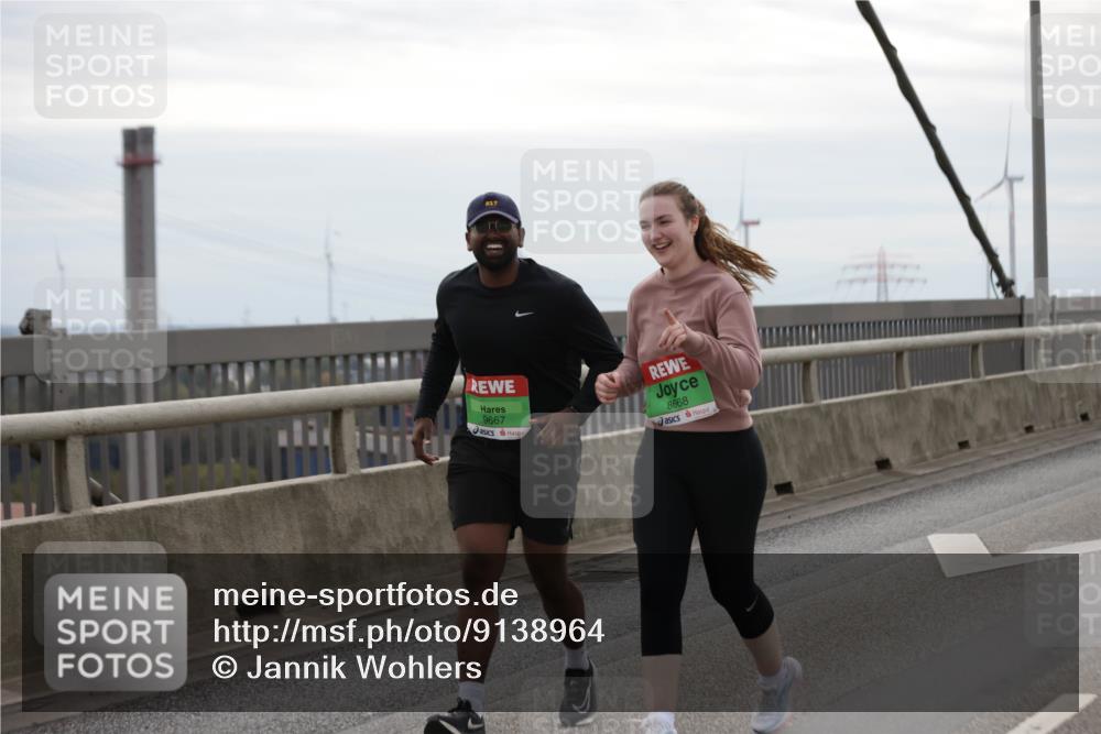 03.10.2025 - Köhlbrandbrückenlauf Jannik Wohlers http://msf.ph/oto/9138964 03.10.2025 16:09:29 Position 1 237, 9667, 8668 meine-sportfotos.de