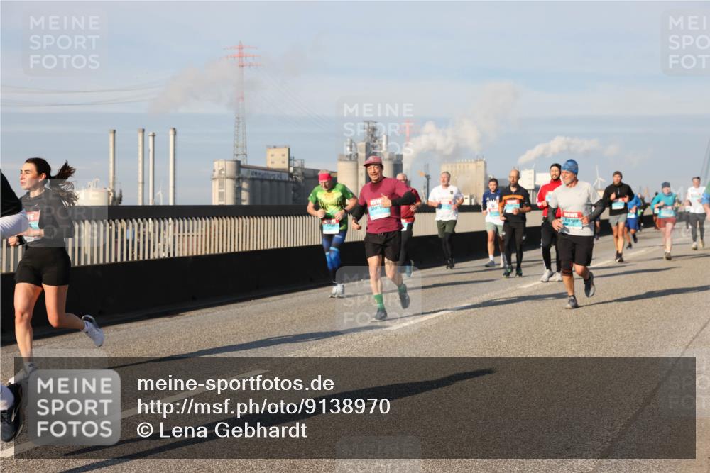 03.10.2025 - Köhlbrandbrückenlauf Lena Gebhardt http://msf.ph/oto/9138970 03.10.2025 09:56:40 Position 2  meine-sportfotos.de