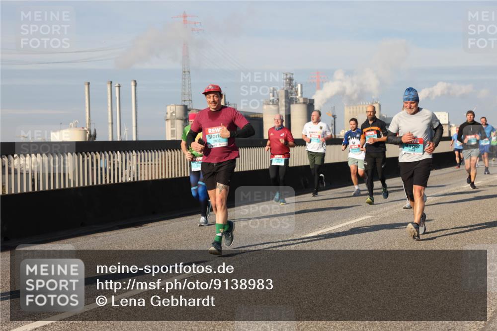 03.10.2025 - Köhlbrandbrückenlauf Lena Gebhardt http://msf.ph/oto/9138983 03.10.2025 09:56:41 Position 2 2832, 2044 meine-sportfotos.de
