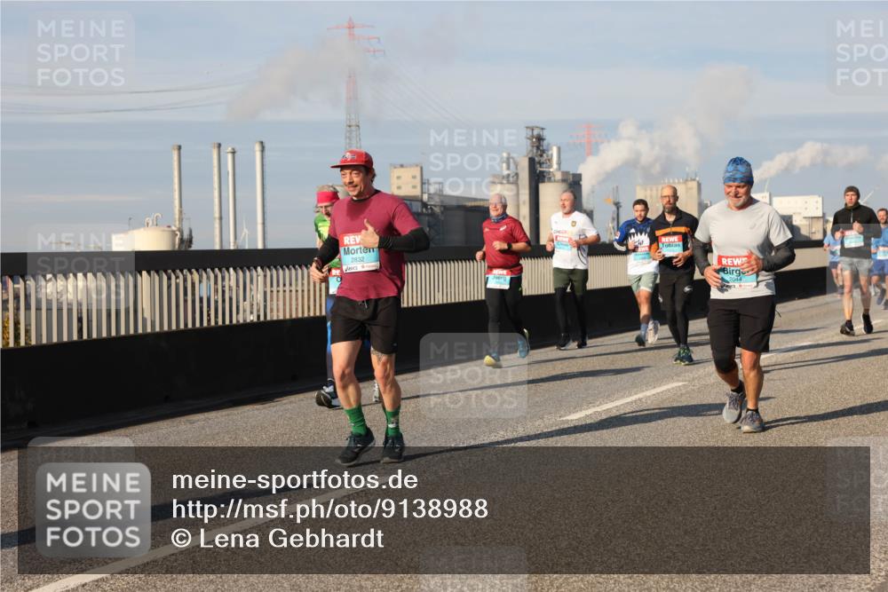 03.10.2025 - Köhlbrandbrückenlauf Lena Gebhardt http://msf.ph/oto/9138988 03.10.2025 09:56:41 Position 2 2832, 2044 meine-sportfotos.de