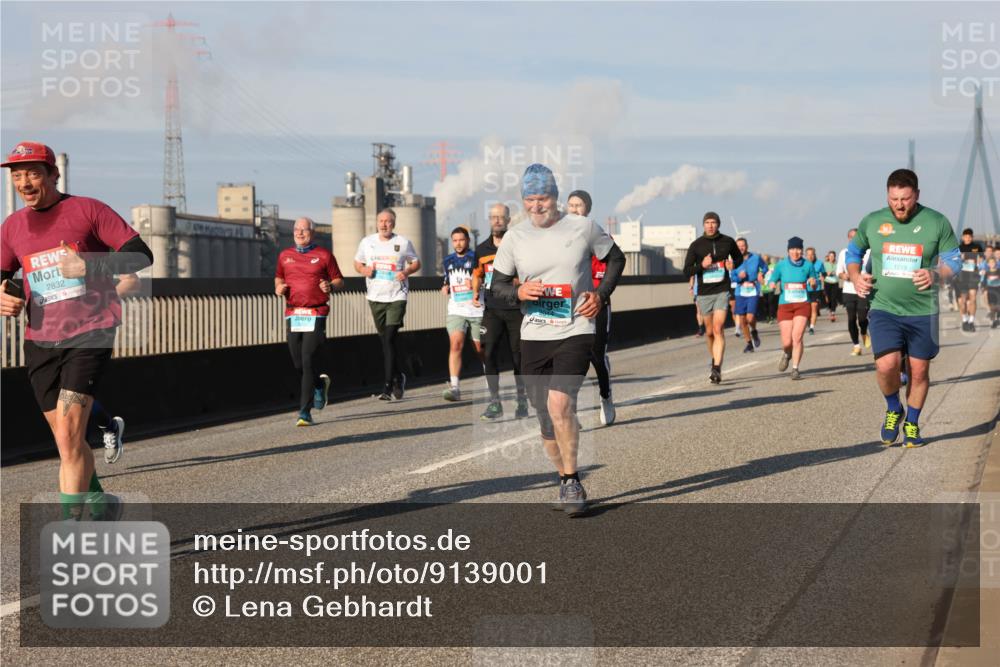 03.10.2025 - Köhlbrandbrückenlauf Lena Gebhardt http://msf.ph/oto/9139001 03.10.2025 09:56:42 Position 2 2832, 1213 meine-sportfotos.de