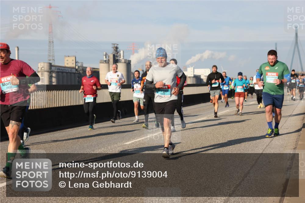03.10.2025 - Köhlbrandbrückenlauf Lena Gebhardt http://msf.ph/oto/9139004 03.10.2025 09:56:42 Position 2 2832, 2044 meine-sportfotos.de
