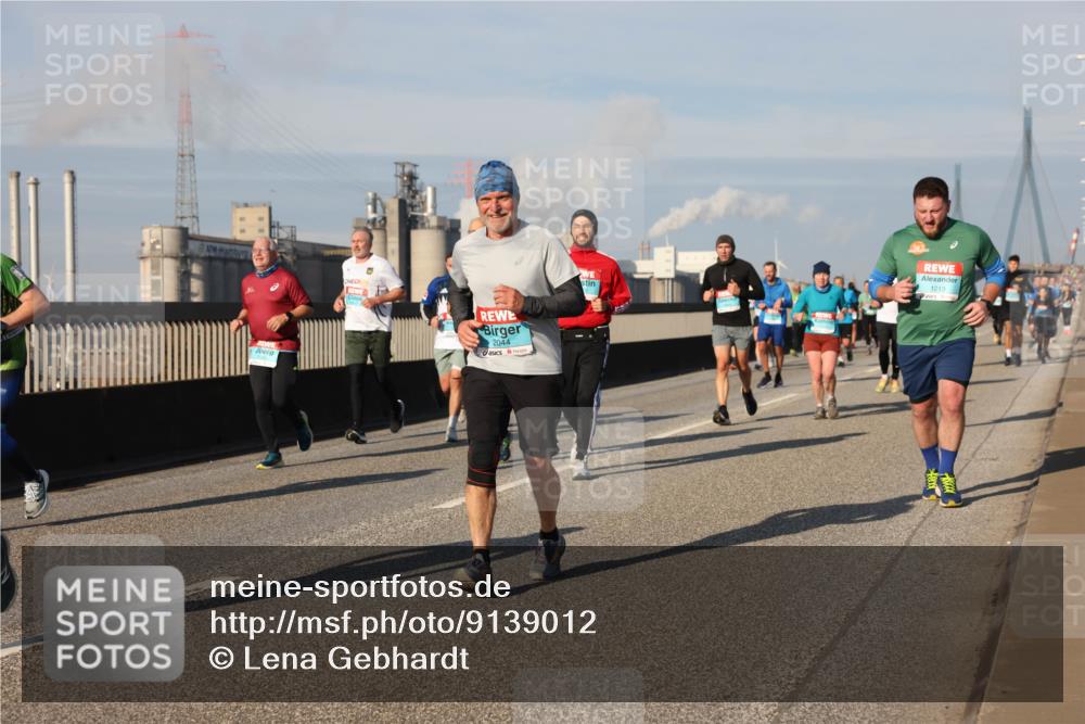 03.10.2025 - Köhlbrandbrückenlauf Lena Gebhardt http://msf.ph/oto/9139012 03.10.2025 09:56:42 Position 2 2044, 1213 meine-sportfotos.de