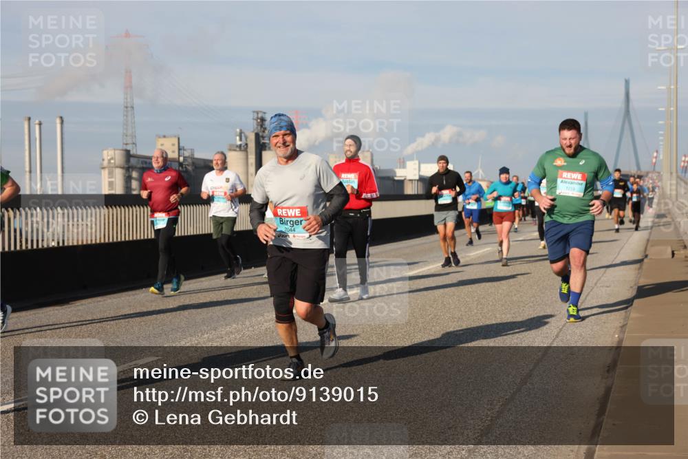 03.10.2025 - Köhlbrandbrückenlauf Lena Gebhardt http://msf.ph/oto/9139015 03.10.2025 09:56:42 Position 2 2044, 1213 meine-sportfotos.de